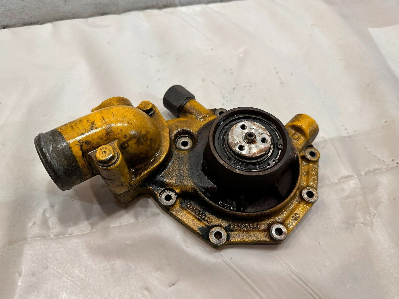 Genuine John Deere 6068 Diesel Engine Water Pump RE515314 RE505981 RE505... - $139.90