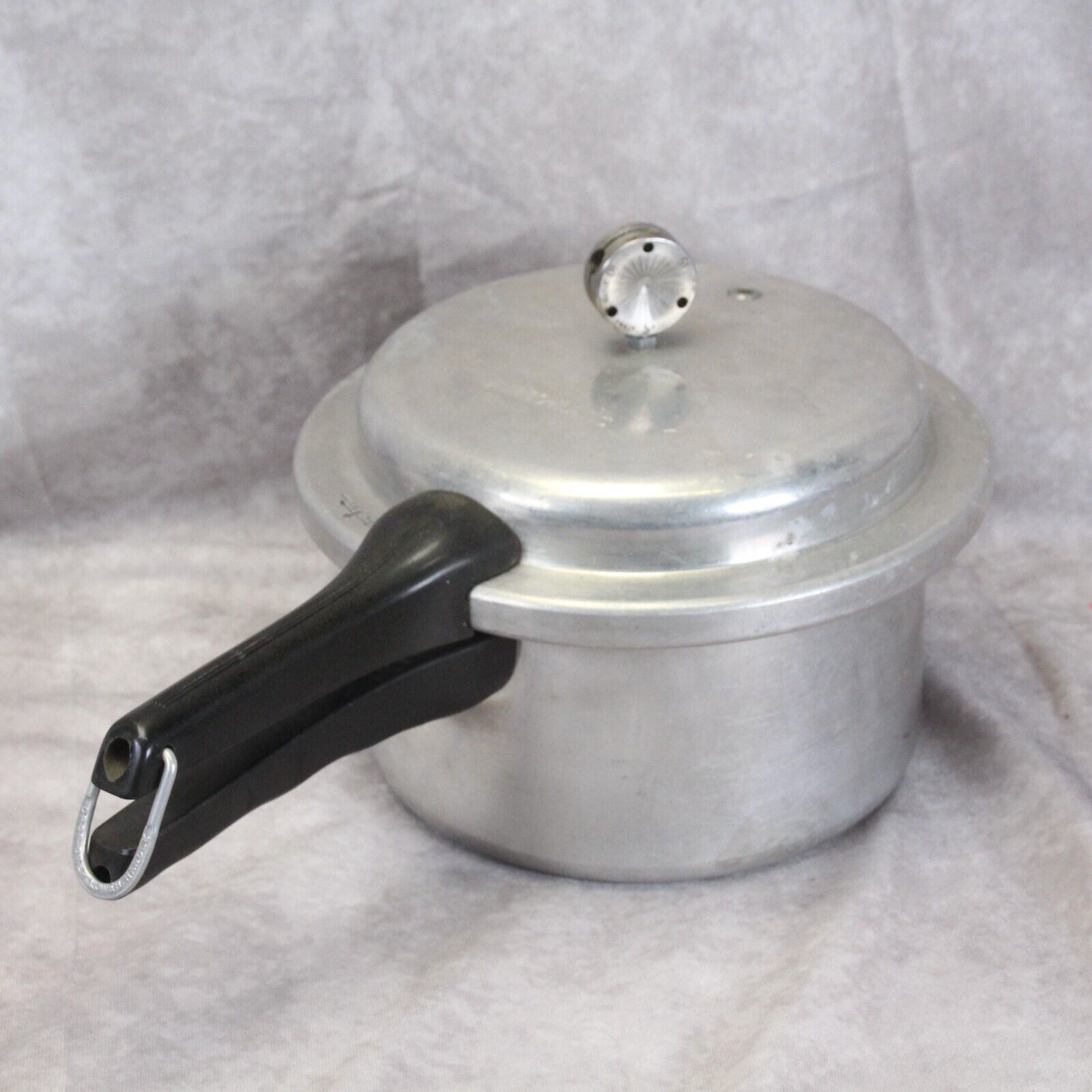 MIRRO MATIC Aluminum 4 Quart Pressure Cooker 394M USA Pressure Cookers