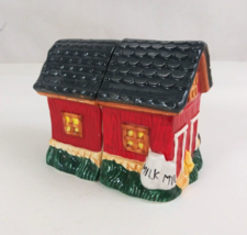 Vintage Red Barn With Black Roof 3.25&quot; Salt &amp; Pepper Shakers - $7.75
