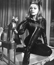 JULIE NEWMAR 1966 BATMAN’s Catwoman b/w 8x10 portrait - $10.93 CAD