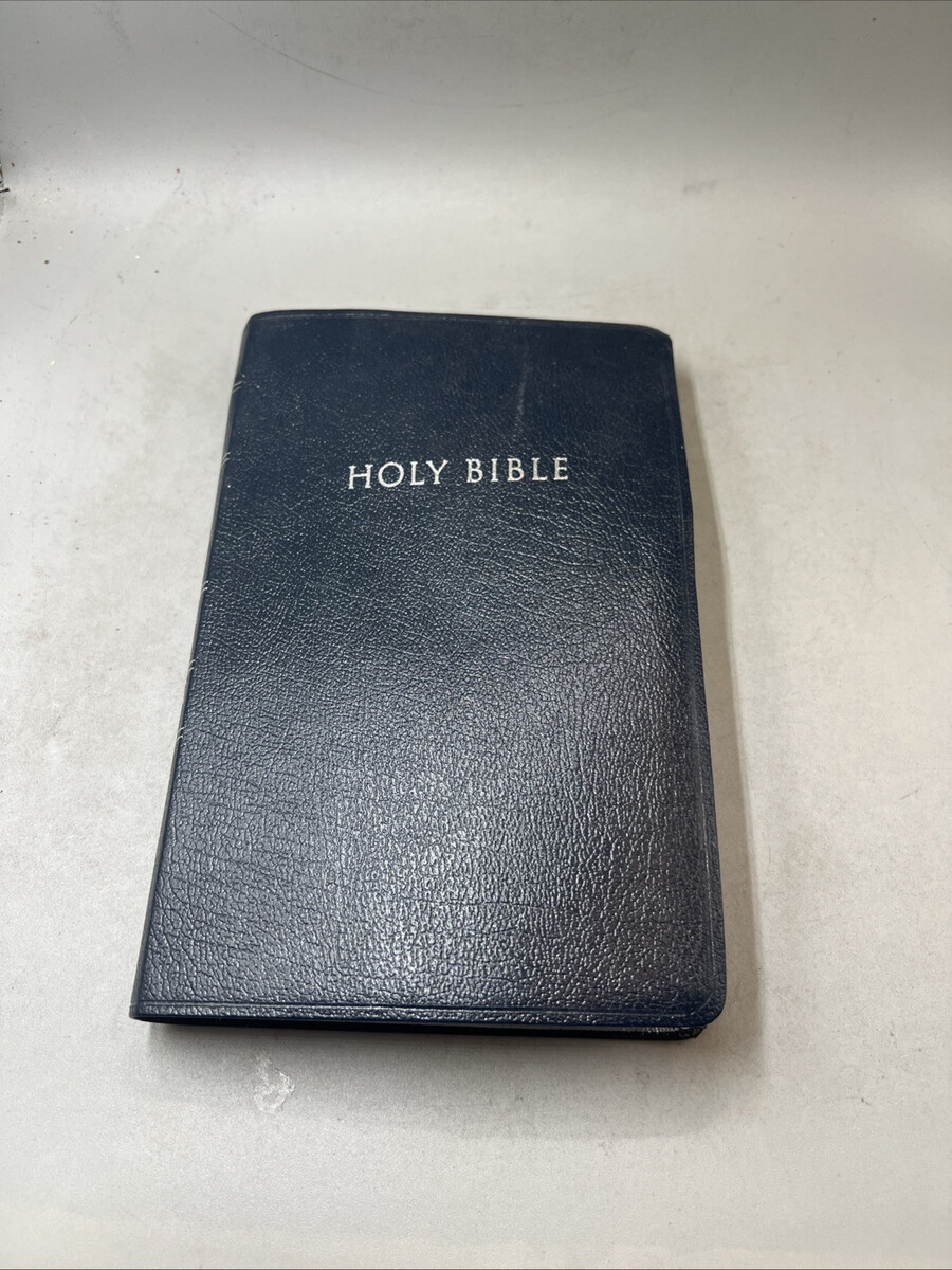 Holy Bible KJV Red Letter Reference Navy Bonded Leather Pre-owned 1994 - $15.83