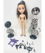 Vintage Bratz Stylin Salon N&#39; Spa Dana Doll w/ Accessories - $745.43 MXN