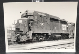 Penn Central Railroad #2243 GP30 Electromotive Train Photo Youngwood PA 1972 - £7.46 GBP