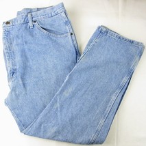 Pre-Owned Wrangler Men&#39;s 5 Pocket Straight Leg Lt. Wash Jeans, 42x30 - $8.99