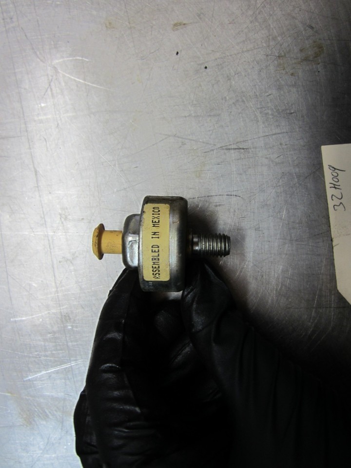 Knock Detonation Sensor From 2002 Chevrolet Suburban 1500  5.3 10456603 - $20.74