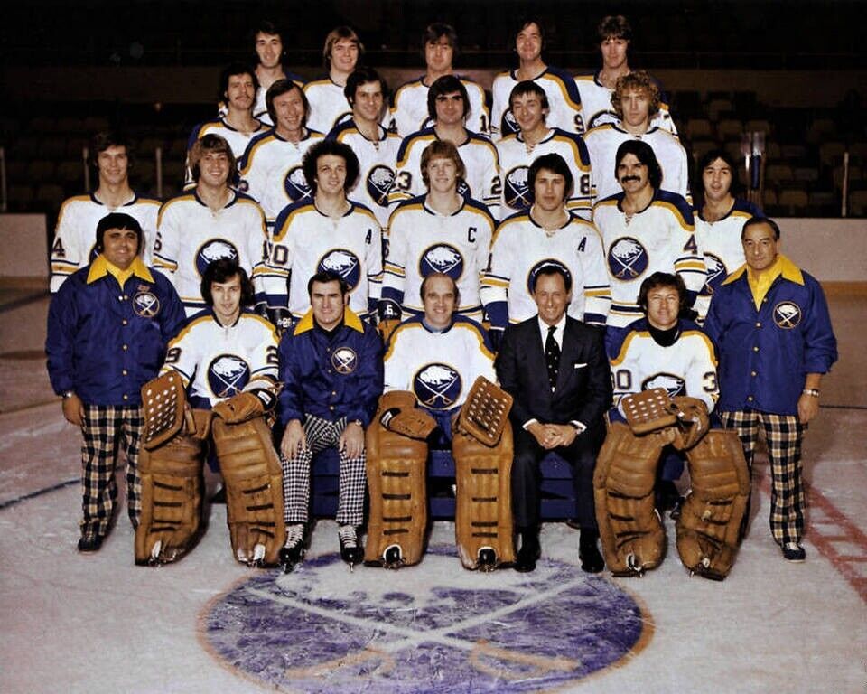 1974-75 BUFFALO SABRES TEAM 8X10 PHOTO HOCKEY PICTURE NHL - £3.98 GBP