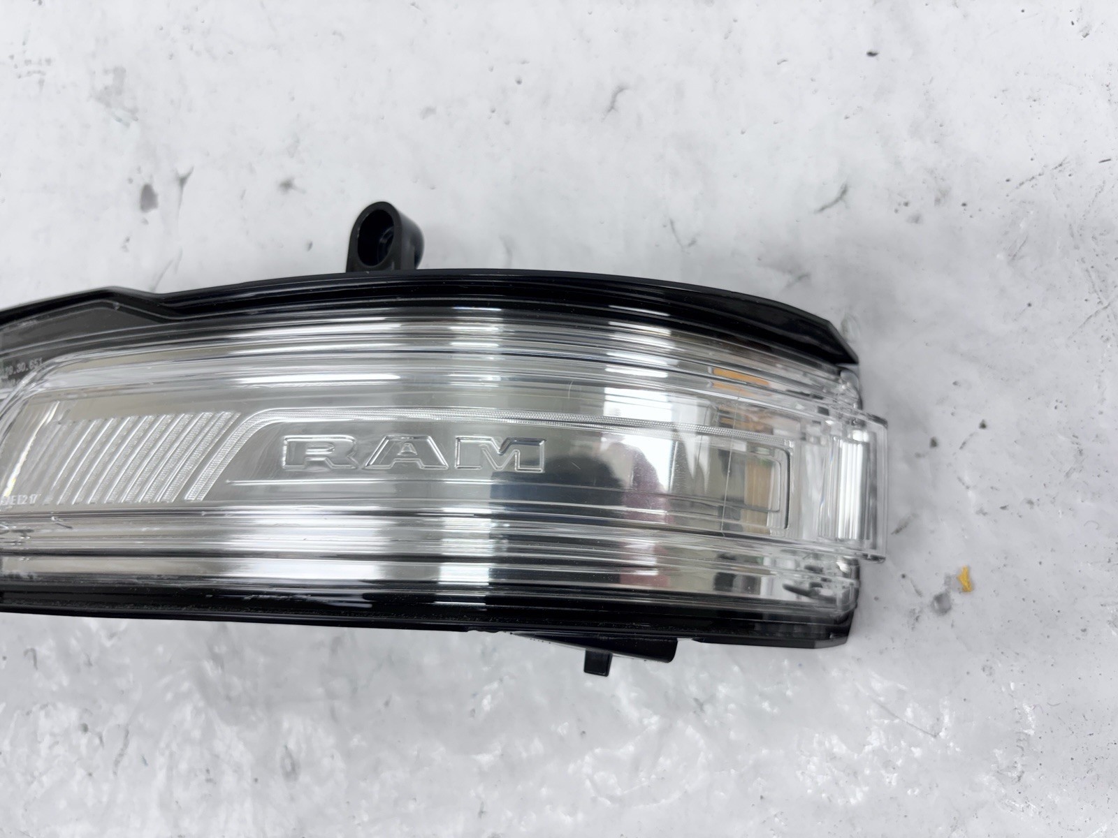 OEM Dodge Ram 1500 Front Left Mirror Turn Signal LED 68402097aa 2019-2022 Item image 3