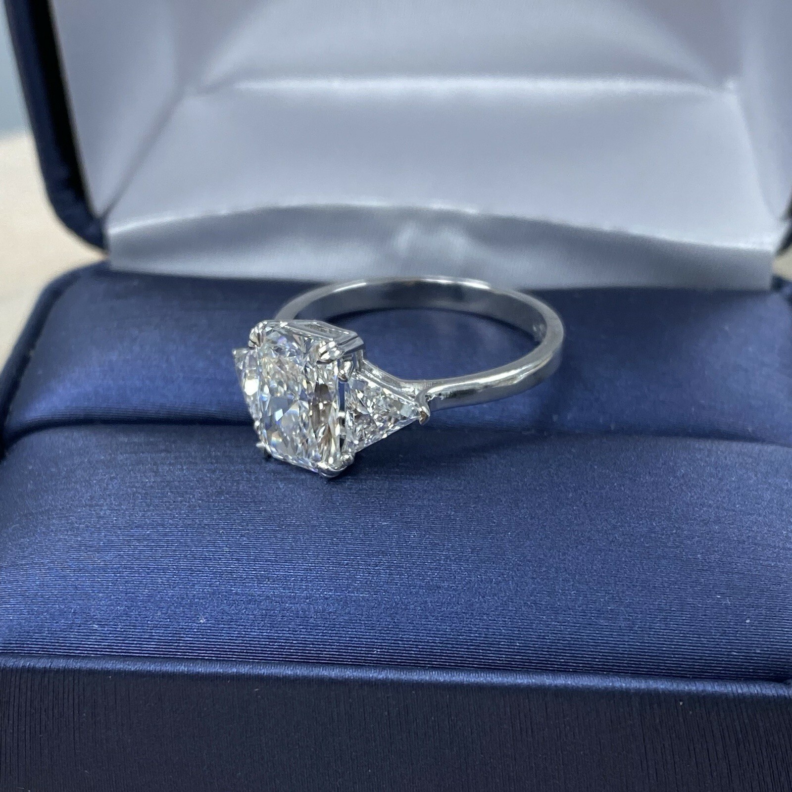 2.72 Ctw Radiant Cut E-VVS2 IGI Lab Grown Diamond 3 Stone Engagement Ring 14k Item image 7