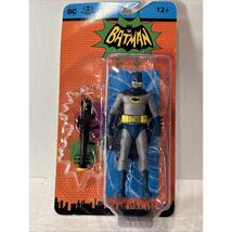 DC Batman w/Oxygen Mask Classic TV Series McFarlane Retro 1966 Action Fi... - $219.15 MXN