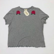 Dirtee Laundry Grey Cropped Tee 2 Roses Appliques Women&#39;s Size XL - $19.79