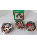 Vintage Country Christmas Magnets Wreath House Of Lloyd 1990s Around Wor... - €7,81 EUR