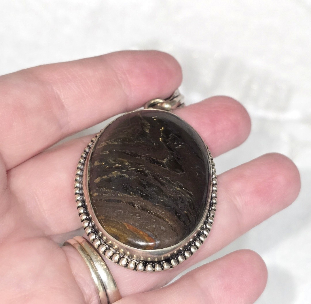 VTG Sterling Silver 925 Tiger Iron Pendant Oval Cabochon Beaded Setting 26g Item image 6