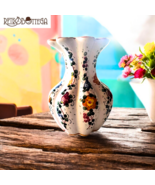 Ceramic wavy floral vase made by SERAFINO FOXES DERUTA over the years-
s... - $789.66 MXN