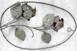 Vtg Metal Red Roses Wreath Wall Decor 7"  Wall Hanging Decor Made In Hong Kong image 7