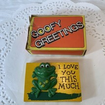Vintage Wallace Berrie Boxed Goofy Greeting Frog I Love You This Much Plaque - £6.42 GBP