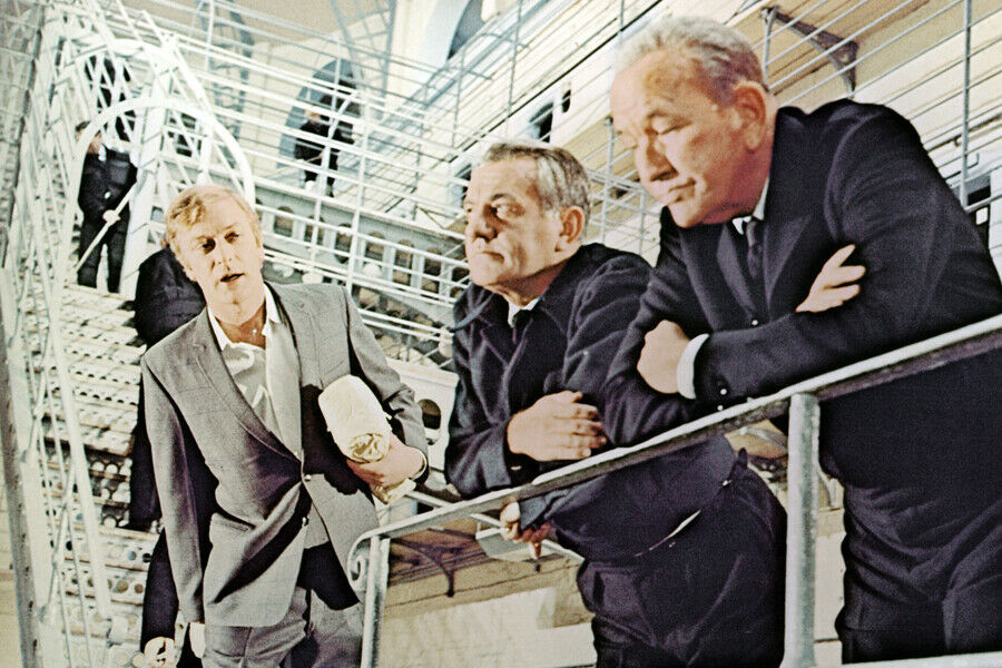 The Italian Job 1969 movie Michael Caine in prison scene Noel Coward 4x6... - $4.75