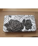 Black and White Floral Roses Clutch Wallet - $13.67 CAD