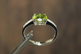 Argento Peridoto Solitario Anello 6x8 MM Ovale 1.5 KT Fascia 925 - £27.57 GBP