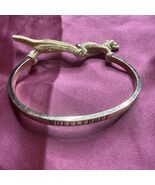 Harry Potter Hufflepuff Bracelet Gold  Tone Bar Bangle Adjustable Cord - $202.04 MXN