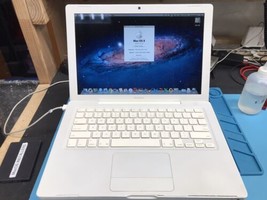 Apple MacBook A1181 13" MID 2007 Core 2 Duo 2 GHz 2GB RAM 120GB HD (No Battery) - $34.65