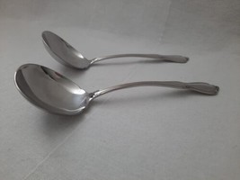 Pair of Oneidacraft Deluxe Stainless Chateau Ladles ~ Very Nice Condition - $15.79