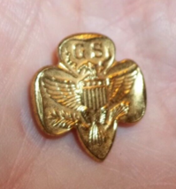 Vintage Gold Tone Girl Scouts Collar Uniform Pin 7/8&quot; - £9.48 GBP