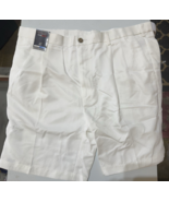 White Roundtree &amp; Yorke ‘Travel Smart’ men’s Pleated shorts 42x8 NWT! - $17.26 CAD