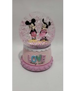 Disney Mickey/Minnie Love Always Wins Musical Water Globe - $1,038.55 MXN