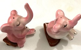 Interlocking Kissing Pair of 2 Pink Elephants Salt &amp; Pepper Shakers - £23.09 GBP