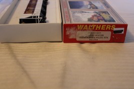 HO Scale Walthers, 50&#39; 3 Bay Covered Hopper, Old Forester, White #5658 Built - £32.07 GBP