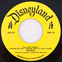 Dakota / The Happiest Girl Alive - Disney Family band 45 rpm Disneyland LG-811 - $6.21