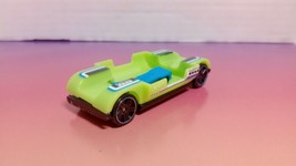 Green Zoom In FJV98 Hot Wheels Toy Diecast Car - £2.35 GBP