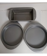 3 Piece Set Farberware 9&quot; Cake Pans (2) 8&quot; Loaf Pan (1) Silver - $420.86 MXN