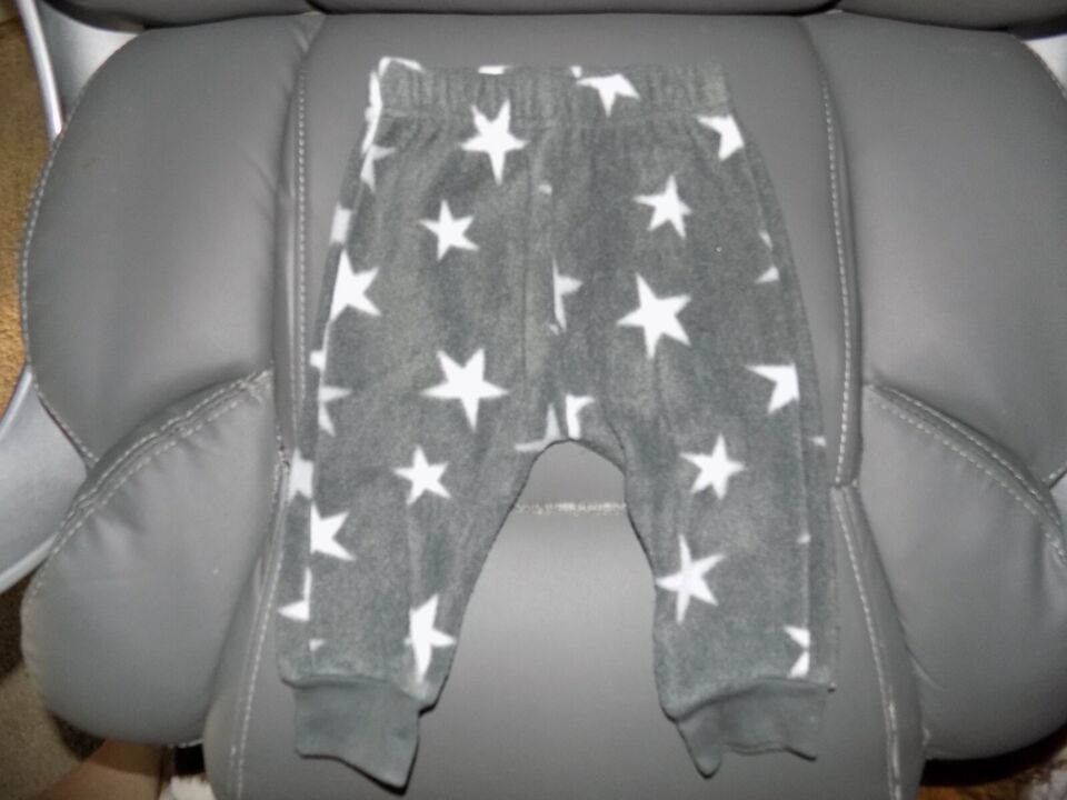 Kyle &amp; Deena Gray Star Print Sweatpants Size 6/9 Months EUC - $15.64