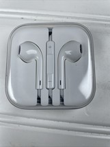 Apple iPhone In-Ear Apple iPhone EarPods 3.5mm Headset Earbuds Earphones Mic NEW - $9.95