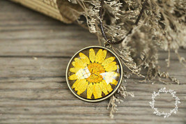 ONE Yellow Boho Time Dome Glass Dried Flower Daisy Leather Chian Long Necklace - £10.30 GBP