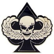 Death Wings Spade Death Skull Black Spade Wings Pin Badge - £19.97 GBP