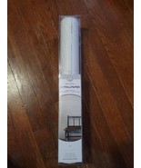 NuWallpaper NU3127 Shiplap Peel Stick Wallpaper, White and Off-White - $659.14 MXN
