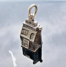925 STERLING SILVER 3D SLOT MACHINE CASINO GOOD LUCK CHARM PENDANT - $649.73 MXN