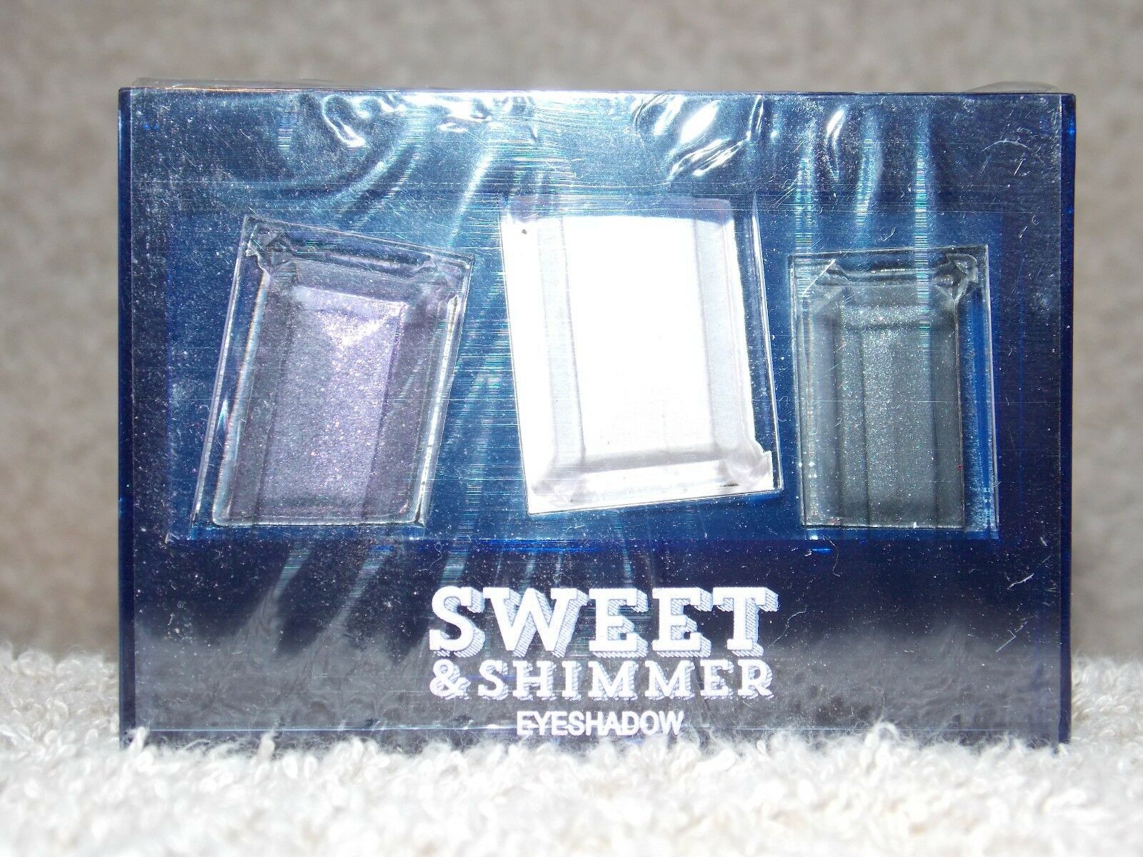 Jasmine La Belle Eyeshadow Compact SWEET SHIMMER White Black .09 oz New ... - $9.89