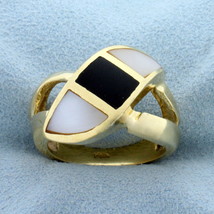 Mother of Pearl and Onyx Ring in 14K Yellow Gold - £477.26 GBP