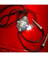 Beautiful vintage bolo tie with the initial T - €41,40 EUR