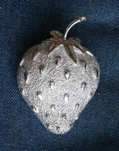 Sarah Coventry Vintage Silver-tone Strawberry Brooch 2&quot; - £10.20 GBP