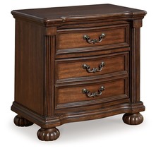 Lavinton - Brown - Three Drawer Night Stand - £143.04 GBP