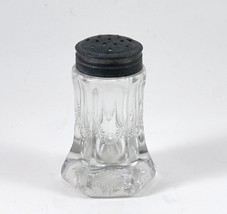1 EAPG Salt and Pepper Shaker in the Flower Garland Pattern Crystal Glass Vintag - £4.81 GBP