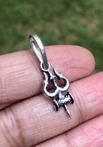 925 Silver Hindu Religious Shivas Trishul Trident Pendant, Temple Pooja ... - €22,64 EUR 925 Silver Hindu Religious Shivas Trishul Trident Pendant, Temple Pooja ... - €22,64 EUR
