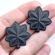 US Army Lieutenant Colonel Subdued Dark Metal Leaf Pin Set Of 2 D-22 - £15.77 GBP