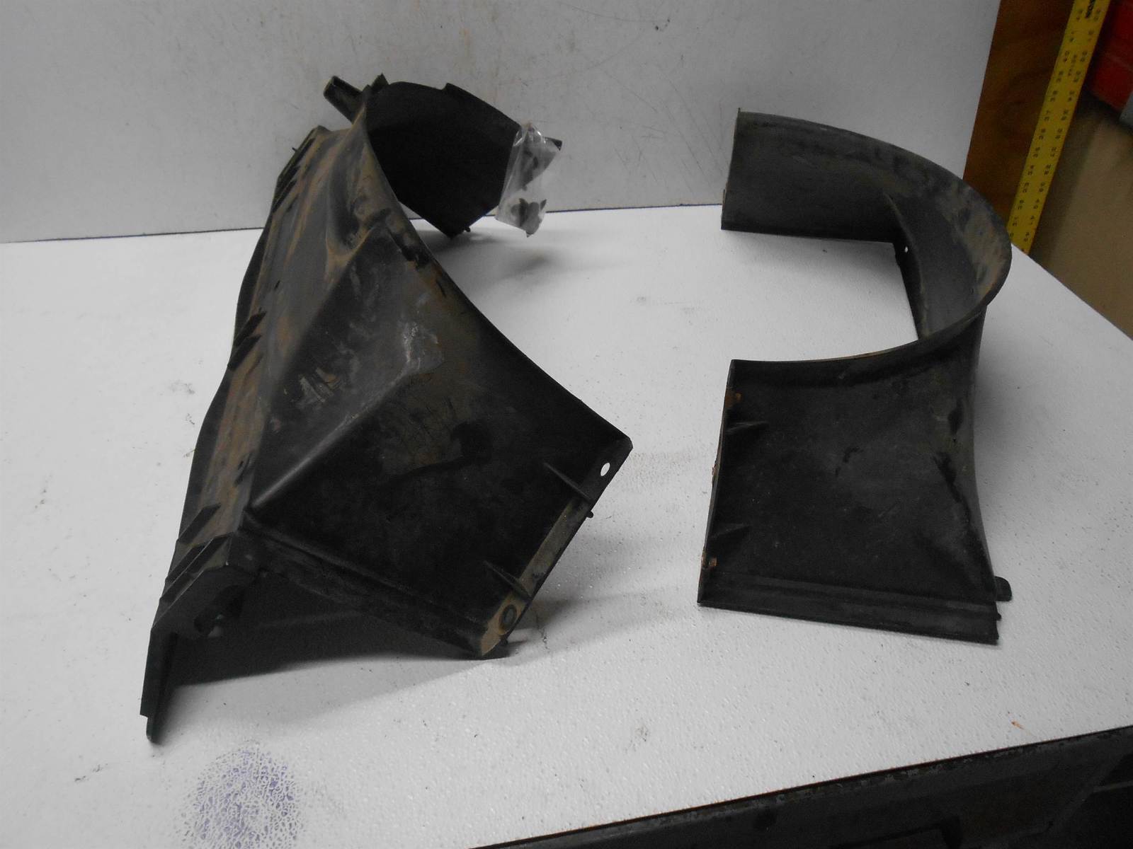 1998 chevrolet S10 Fan Shrouds Upper And Lower - £60.17 GBP