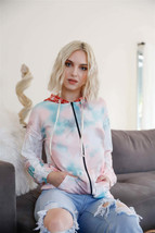 Women&#39;s Feather &amp; Tie-dye Print Contrast Plaid Hood Sweater - €14,05 EUR