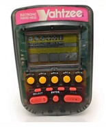 Yahtzee Electronic Handheld Game Clear Black Milton Bradley 1995 Vtg Wor... - €24,75 EUR